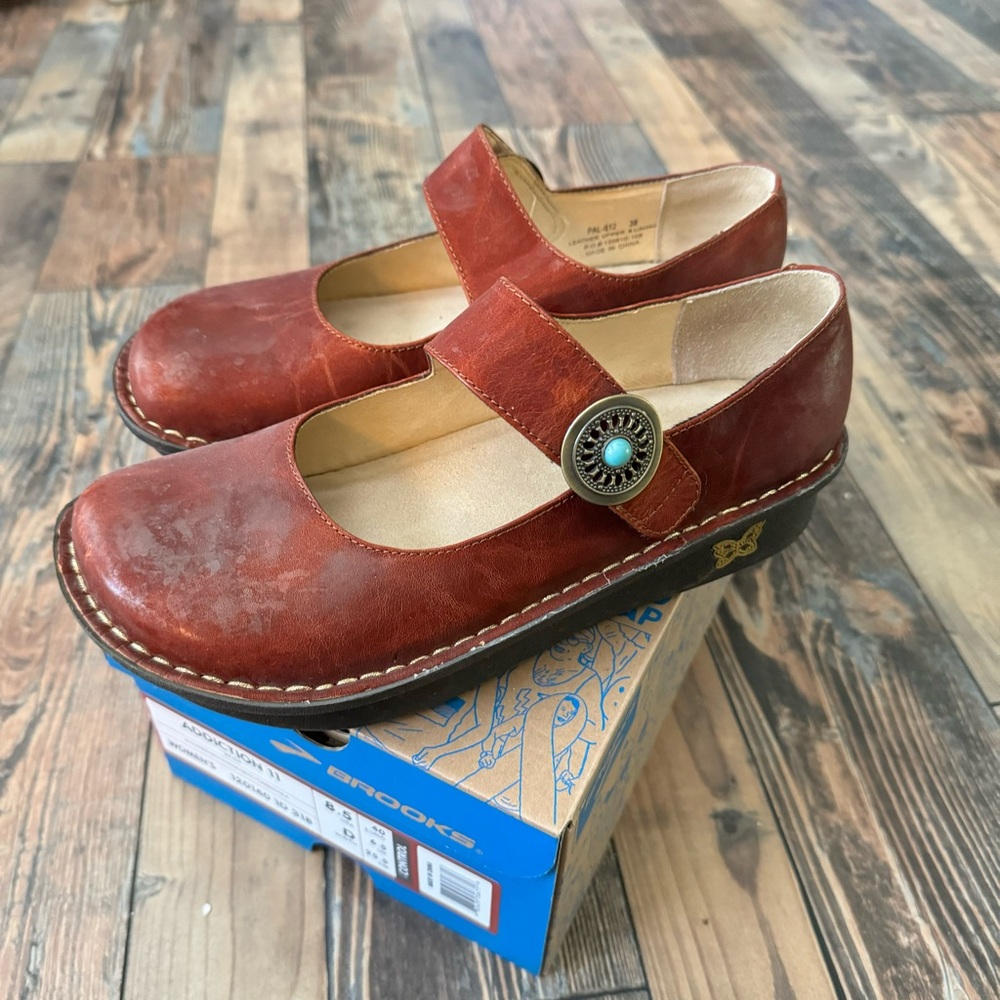 Brooks Addiction 11 size 8.5 wide shoes
